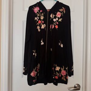 JOHNNY WAS-Quinn Tiered Hoodie
Size:L